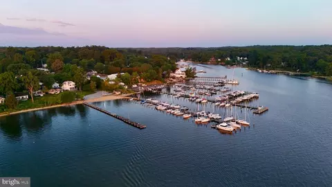 View/Area - 1000 Lakeview Ln, Annapolis, MD 21409 photo 2 of 9