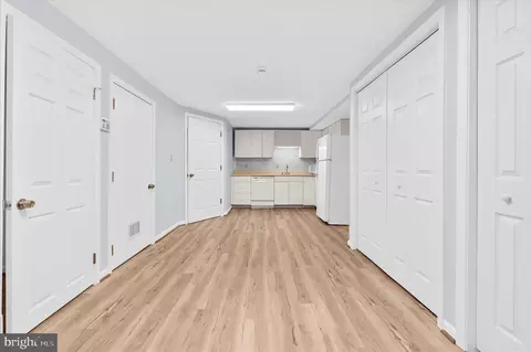 Entry Way - 1000 Lakeview Ln, Annapolis, MD 21409 photo 1 of 1
