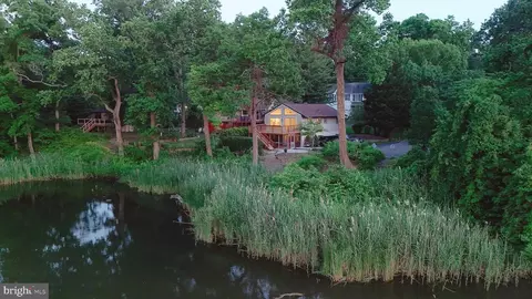 1000 Lakeview Ln, Annapolis, MD 21409