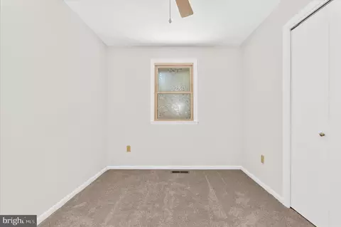 Bedroom - 1000 Lakeview Ln, Annapolis, MD 21409 photo 4 of 4