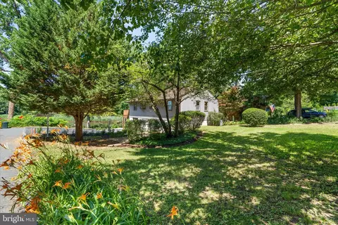 Exterior - 1000 Lakeview Ln, Annapolis, MD 21409 photo 1 of 3