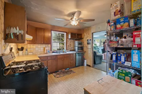 Kitchen - 10 Winding Woods Way, Pasadena, MD 21122 photo 1 of 3