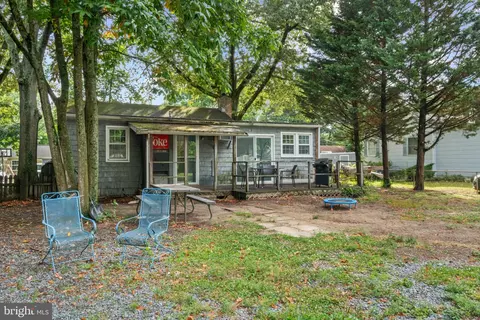 Exterior - 10 Winding Woods Way, Pasadena, MD 21122 photo 3 of 9