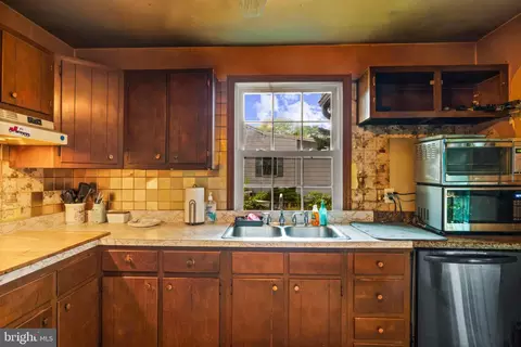 Kitchen - 10 Winding Woods Way, Pasadena, MD 21122 photo 3 of 3