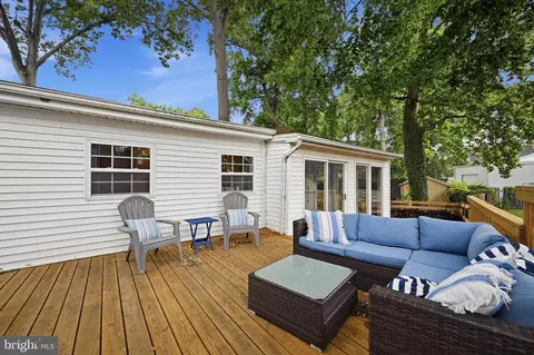 Exterior - 1815 Glenarm Rd, Edgewater, MD 21037 photo 6 of 16