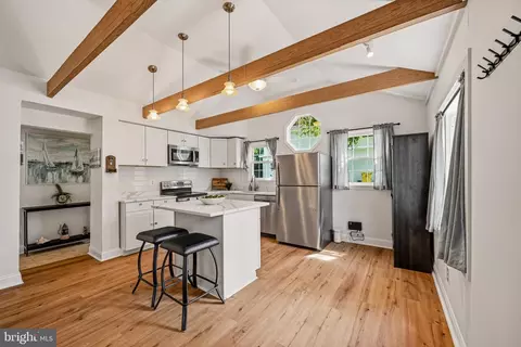 Kitchen - 1815 Glenarm Rd, Edgewater, MD 21037 photo 2 of 4
