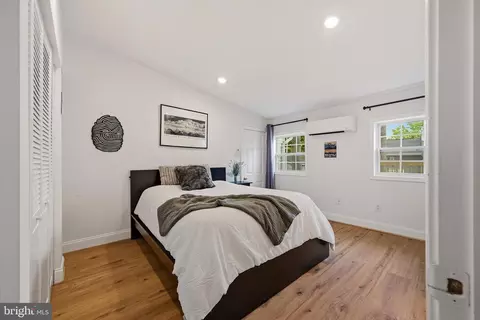 Bedroom - 1815 Glenarm Rd, Edgewater, MD 21037 photo 5 of 8