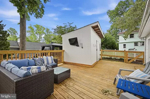 Exterior - 1815 Glenarm Rd, Edgewater, MD 21037 photo 3 of 16
