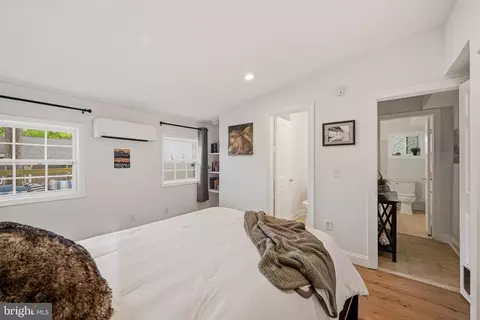 Bedroom - 1815 Glenarm Rd, Edgewater, MD 21037 photo 6 of 8