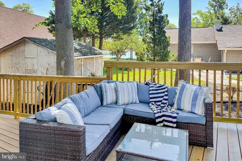 Exterior - 1815 Glenarm Rd, Edgewater, MD 21037 photo 4 of 16