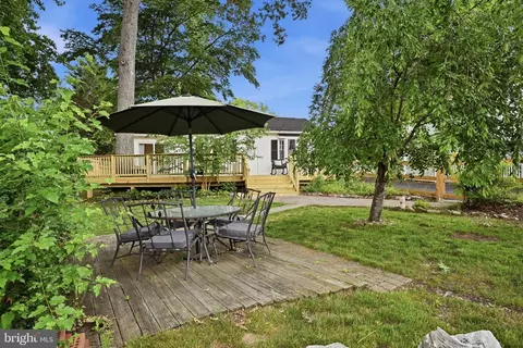 Exterior - 1815 Glenarm Rd, Edgewater, MD 21037 photo 9 of 16