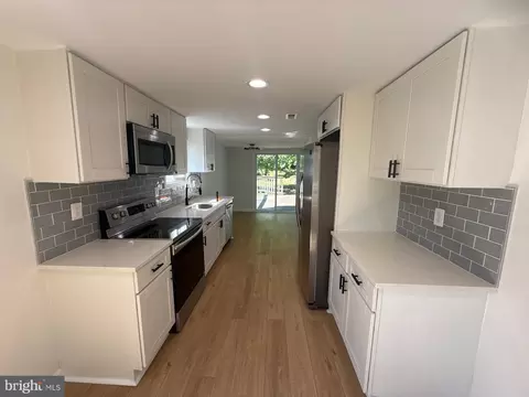 4 Wendover Rd, Glen Burnie, MD 21060