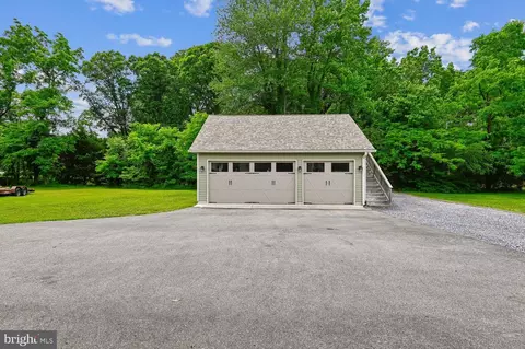 Exterior - 1438 Brewer Neck Rd, Pasadena, MD 21122 photo 3 of 7
