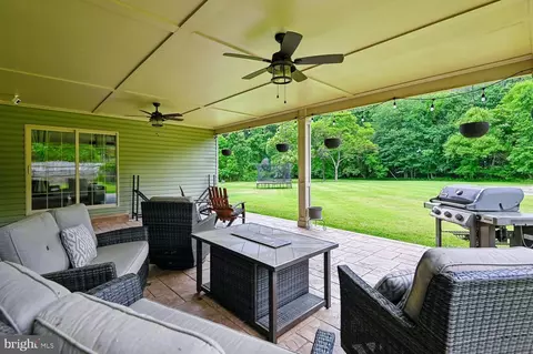 Exterior - 1438 Brewer Neck Rd, Pasadena, MD 21122 photo 7 of 7