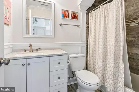 Bath - 1438 Brewer Neck Rd, Pasadena, MD 21122 photo 3 of 4