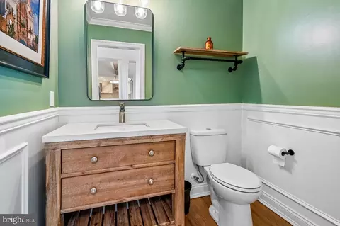 Bath - 1438 Brewer Neck Rd, Pasadena, MD 21122 photo 1 of 4