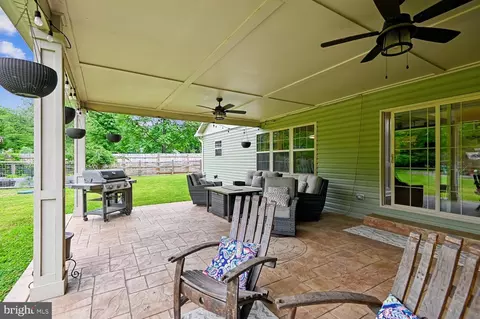 Exterior - 1438 Brewer Neck Rd, Pasadena, MD 21122 photo 6 of 7