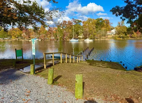 View/Area - 509 Highland Dr, Edgewater, MD 21037 photo 8 of 10