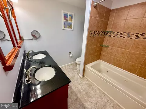 Bath - 509 Highland Dr, Edgewater, MD 21037 photo 2 of 3