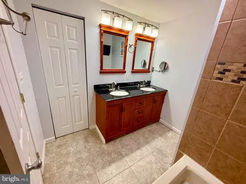 Bath - 509 Highland Dr, Edgewater, MD 21037 photo 3 of 3