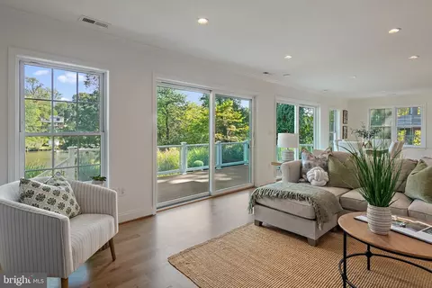 Living - 971 Phillips Dr, Arnold, MD 21012 photo 3 of 4