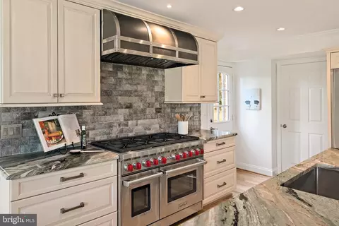 Kitchen - 971 Phillips Dr, Arnold, MD 21012 photo 6 of 7