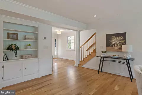 Entry Way - 971 Phillips Dr, Arnold, MD 21012 photo 2 of 2