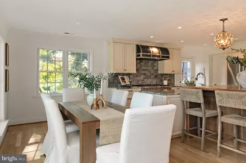 Dining - 971 Phillips Dr, Arnold, MD 21012 photo 2 of 3