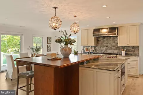 Kitchen - 971 Phillips Dr, Arnold, MD 21012 photo 2 of 7