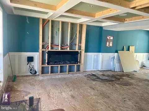 Living - 8563 Chris Ct, Pasadena, MD 21122 photo 1 of 2