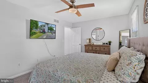Bedroom - 415 Fairmount Dr, Edgewater, MD 21037 photo 3 of 4