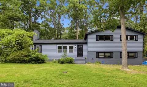 896 Forest Ln, Hanover, MD 21076