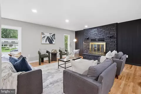 Living - 896 Forest Ln, Hanover, MD 21076 photo 1 of 2