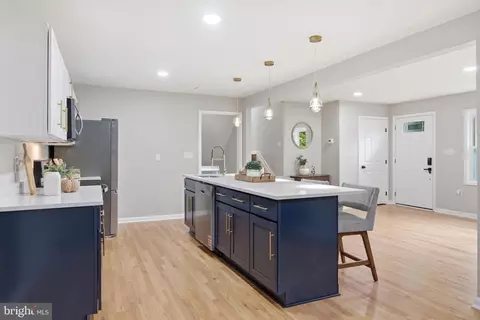 Entry Way - 896 Forest Ln, Hanover, MD 21076 photo 4 of 7
