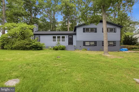 896 Forest Ln, Hanover, MD 21076