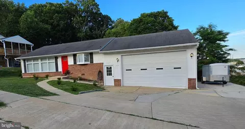 127 Shelly Rd, Glen Burnie, MD 21061