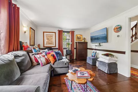 Living - 355 Broadview Ln, Annapolis, MD 21401 photo 4 of 5