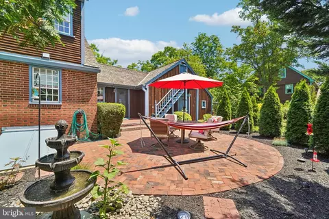 Exterior - 355 Broadview Ln, Annapolis, MD 21401 photo 4 of 17