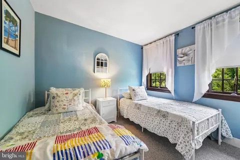 Bedroom - 355 Broadview Ln, Annapolis, MD 21401 photo 3 of 6