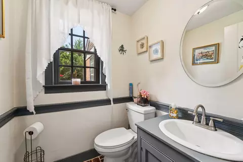 Bath - 355 Broadview Ln, Annapolis, MD 21401 photo 1 of 3