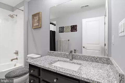 Bath - 2935 Middleham Ct, Hanover, MD 21076 photo 1 of 5