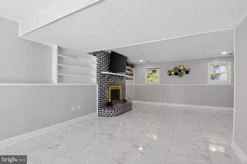 Living - 303 Ternwing Dr, Arnold, MD 21012 photo 5 of 6