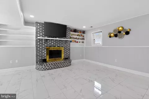 Living - 303 Ternwing Dr, Arnold, MD 21012 photo 4 of 6