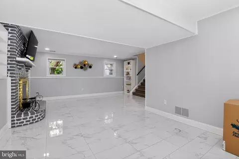 Living - 303 Ternwing Dr, Arnold, MD 21012 photo 6 of 6