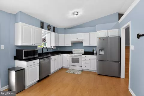 Kitchen - 303 Ternwing Dr, Arnold, MD 21012 photo 1 of 1