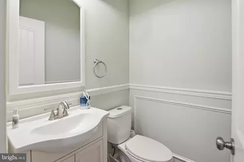 7714 Lee Dr, Pasadena, MD 21122 photo 15
