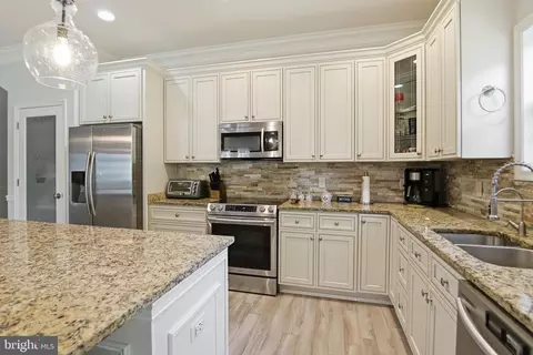 7714 Lee Dr, Pasadena, MD 21122 photo 11