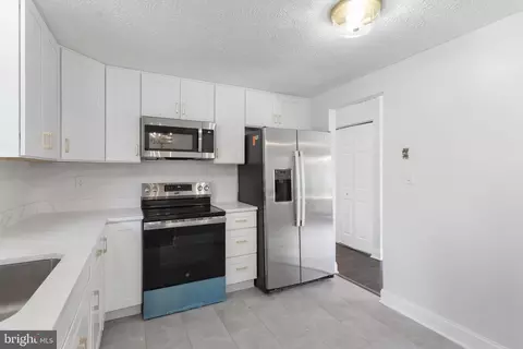 Kitchen - 1424 Boulder Ln, Hanover, MD 21076 photo 2 of 3