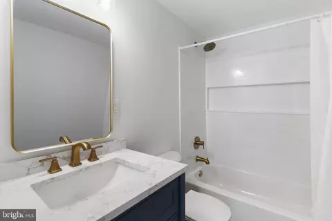 Bath - 1424 Boulder Ln, Hanover, MD 21076 photo 1 of 2
