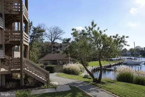 4 President Point Dr #C, Annapolis, MD 21403